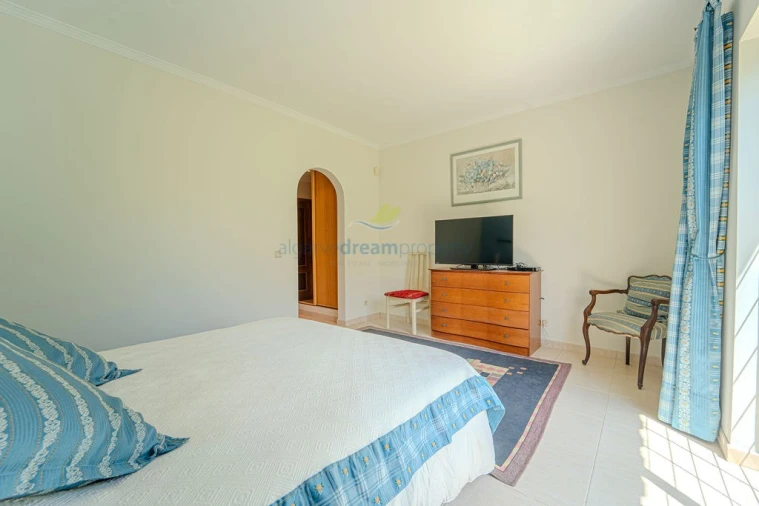 Moradia T3 para Venda em Albufeira e Olhos de Água Foto 18