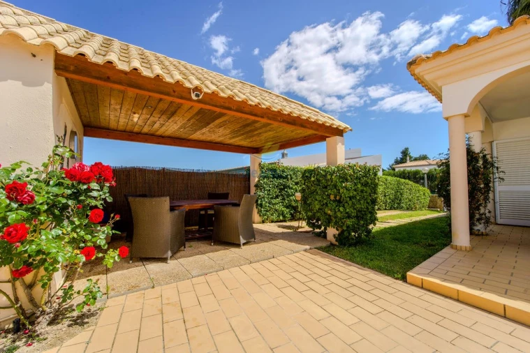 Moradia T3 para Venda em Albufeira e Olhos de Água Foto 32