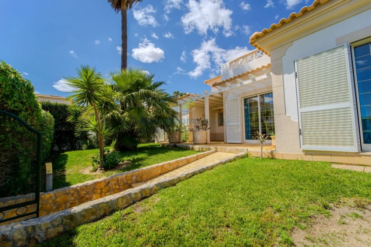 Moradia T3 para Venda em Albufeira e Olhos de Água Foto 38