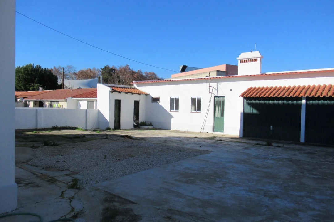 Moradia T1 para Venda em São João Baptista Foto 1