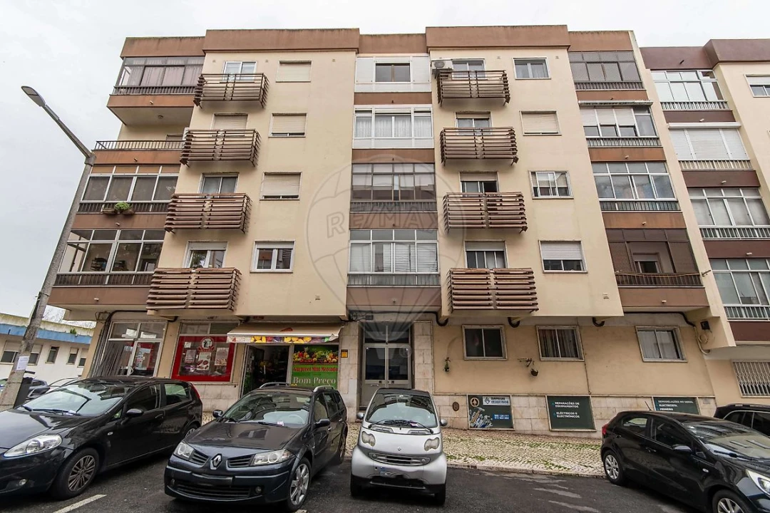 Apartamento T2 para Venda em Queluz e Belas Foto 18