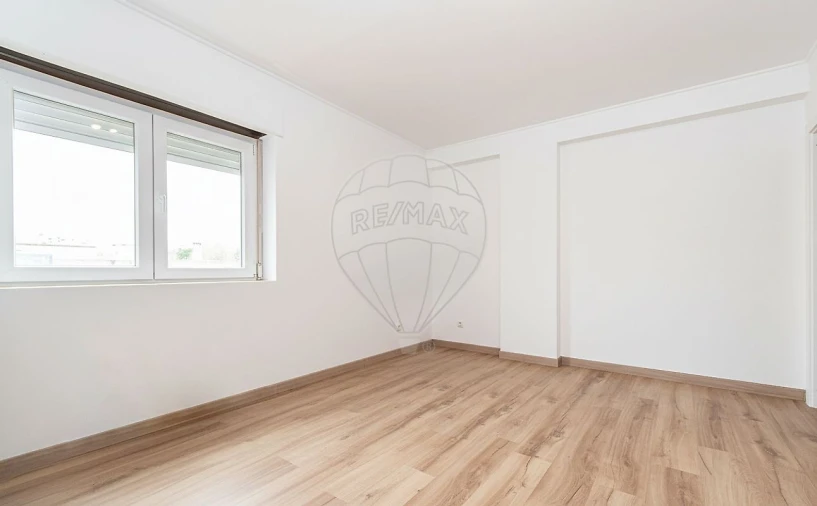 Apartamento T2 para Venda em Queluz e Belas Foto 17