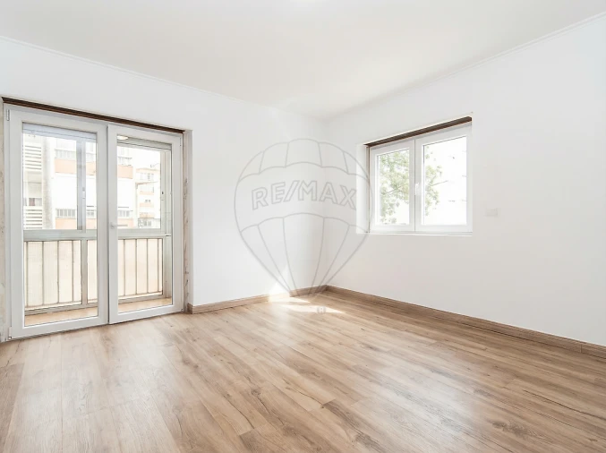 Apartamento T2 para Venda em Queluz e Belas Foto 16