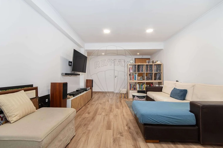 Apartamento T2 para Venda em Queluz e Belas Foto 8