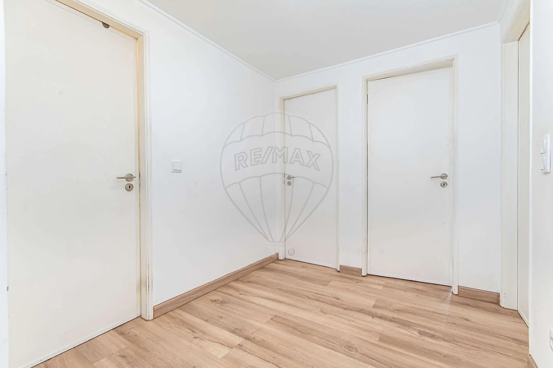 Apartamento T2 para Venda em Queluz e Belas Foto 13