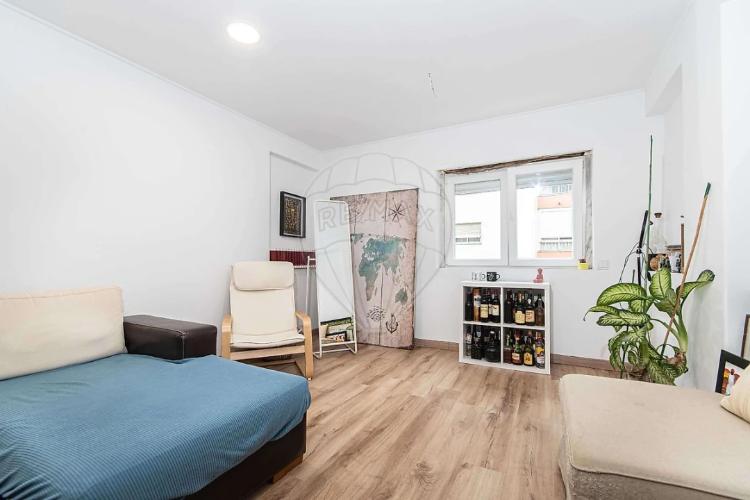 Apartamento T2 para Venda em Queluz e Belas Foto 6