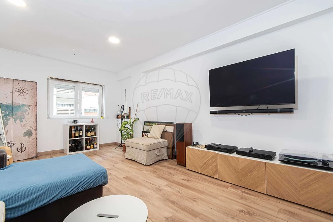 Apartamento T2 para Venda em Queluz e Belas Foto 5