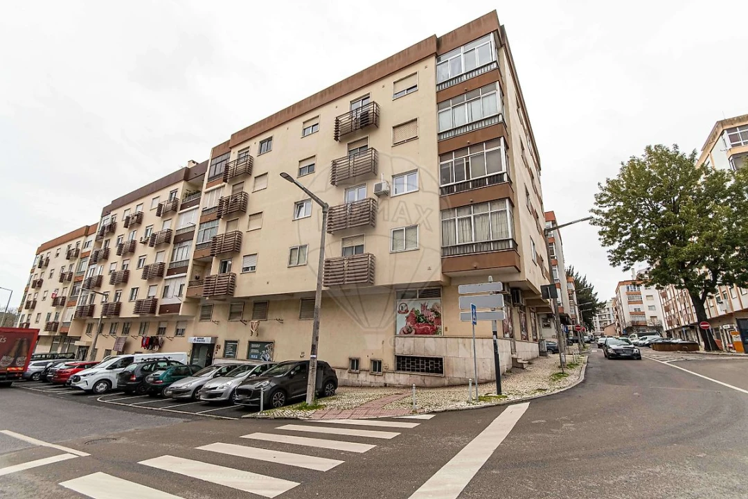 Apartamento T2 para Venda em Queluz e Belas Foto 20
