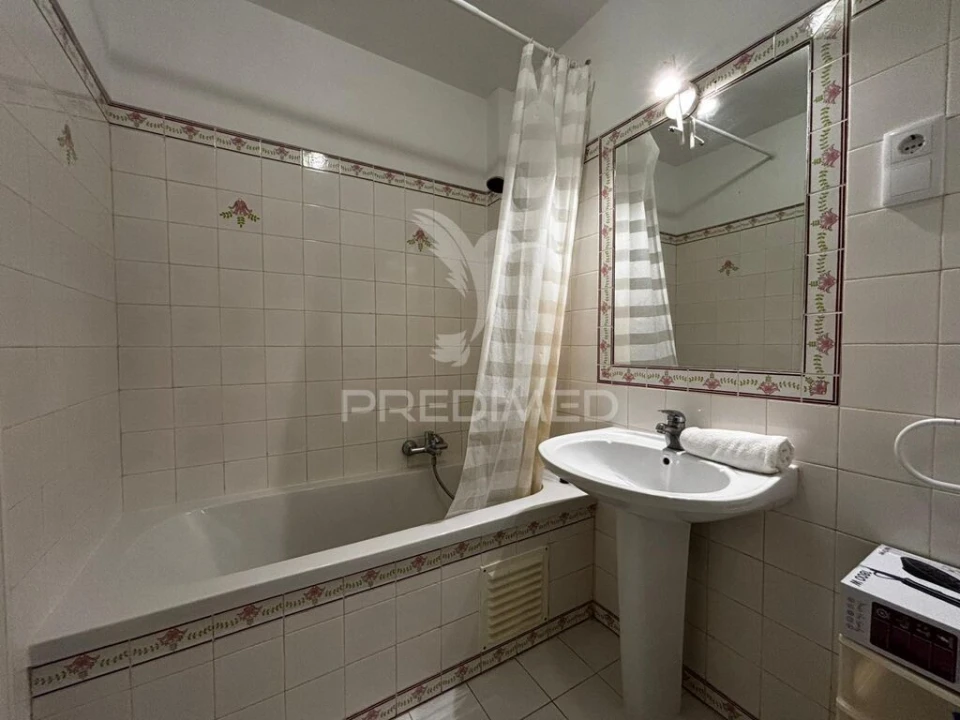 Apartamento T2 para Venda em Quarteira Foto 10