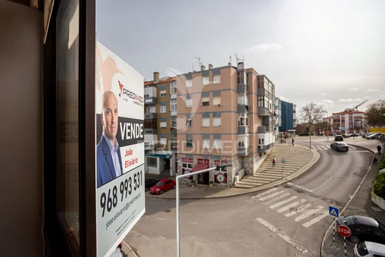 Apartamento T2 para Venda em Amora Foto 16