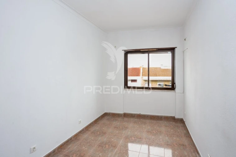 Apartamento T2 para Venda em Amora Foto 11