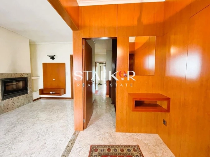 Moradia T4 para Venda em Madalena Foto 3