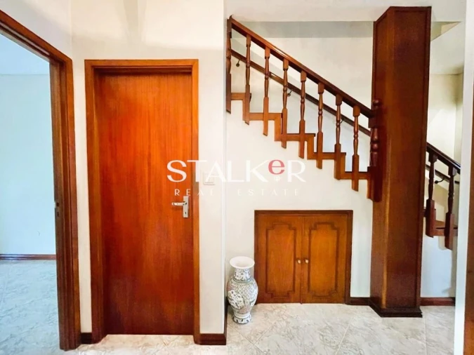 Moradia T4 para Venda em Madalena Foto 6