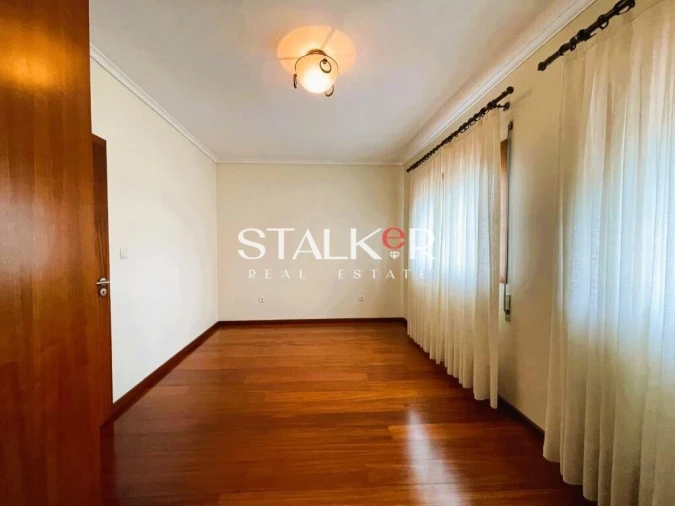 Moradia T4 para Venda em Madalena Foto 18