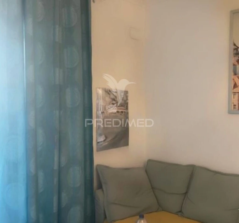 Apartamento T2 para Venda em Queluz e Belas Foto 2