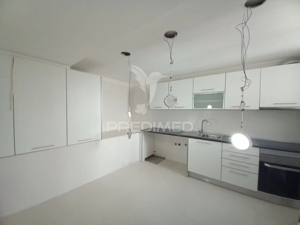 Moradia T3 para Venda em Carcavelos e Parede Foto 18