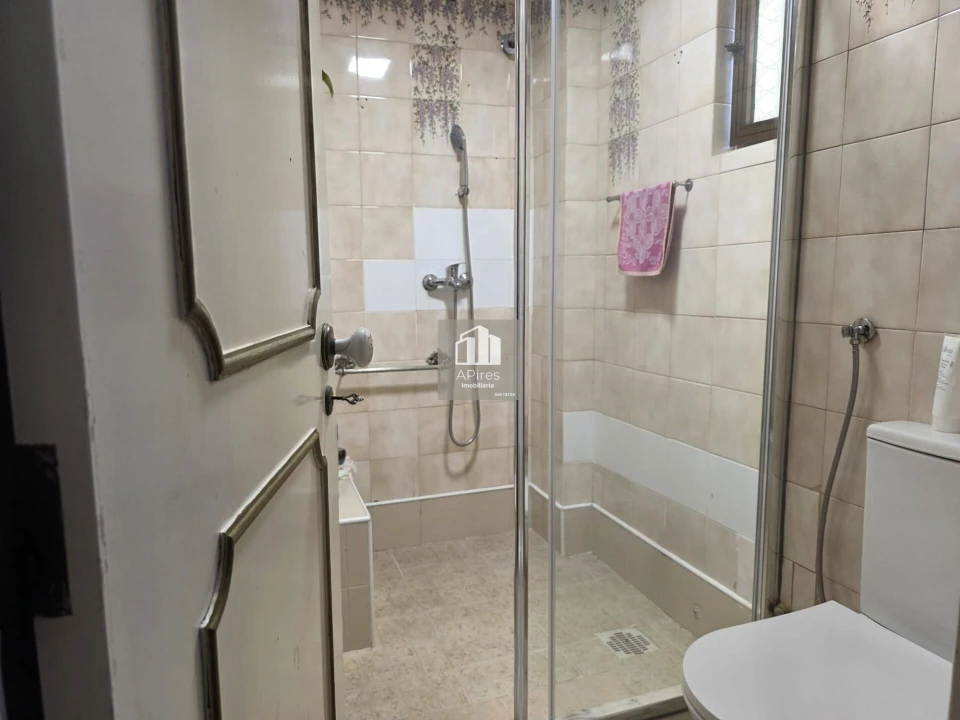 Moradia T4 para Venda em Charneca de Caparica e Sobreda Foto 17