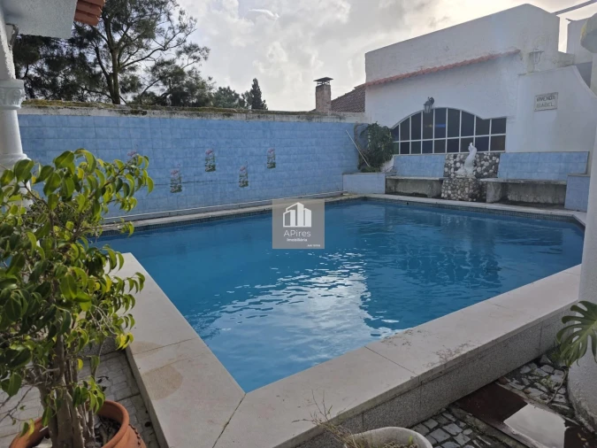 Moradia T4 para Venda em Charneca de Caparica e Sobreda Foto 9