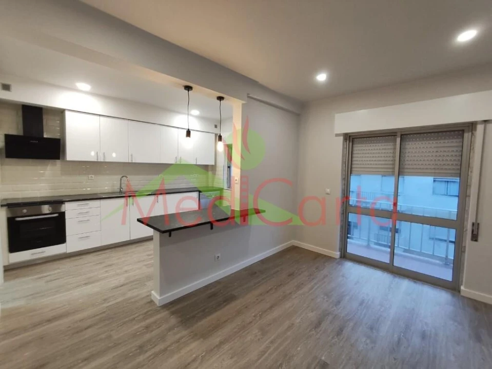 Apartamento T1 para Venda em Cartaxo e Vale da Pinta Foto 3