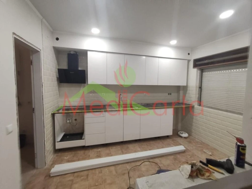 Apartamento T1 para Venda em Cartaxo e Vale da Pinta Foto 2