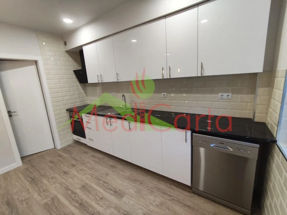 Apartamento T1 para Venda em Cartaxo e Vale da Pinta Foto 2