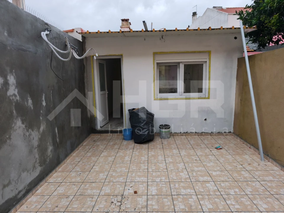 Moradia T2 para Venda em Baixa da Banheira e Vale da Amoreira Foto 11