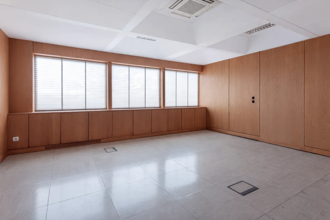 Armazém para Venda em Carnaxide e Queijas Foto 6