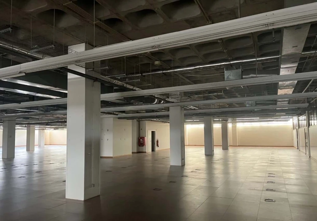 Armazém para Venda em Carnaxide e Queijas Foto 6