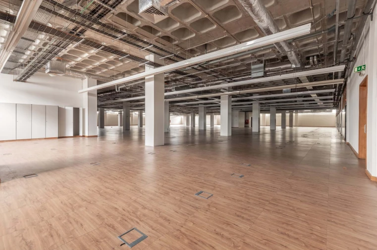 Armazém para Venda em Carnaxide e Queijas Foto 8