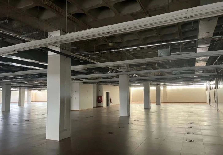 Armazém para Venda em Carnaxide e Queijas Foto 6