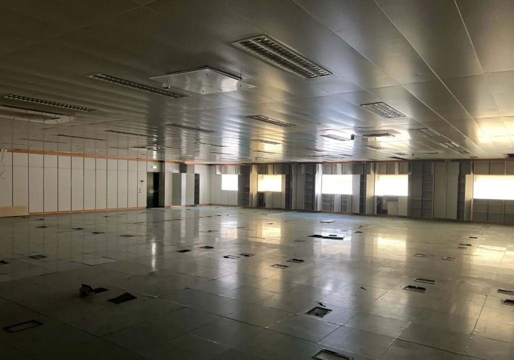 Armazém para Venda em Carnaxide e Queijas Foto 4