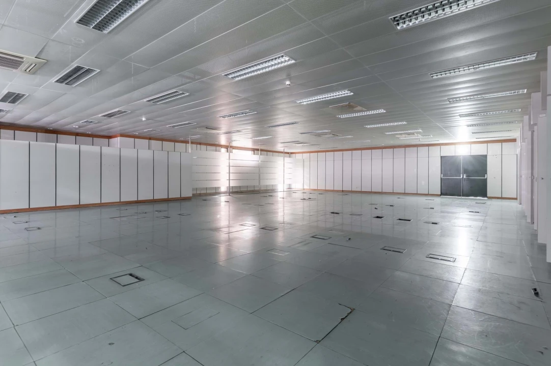 Armazém para Venda em Carnaxide e Queijas Foto 14