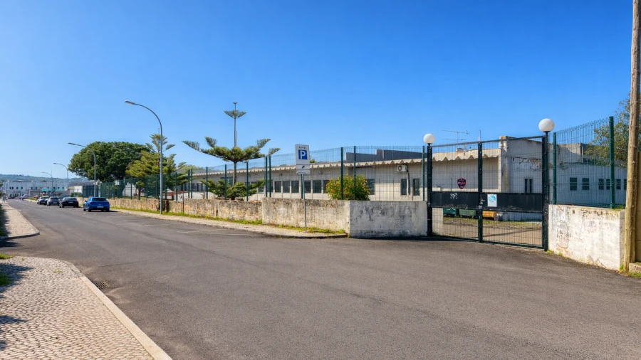 Armazém para Venda em Carnaxide e Queijas