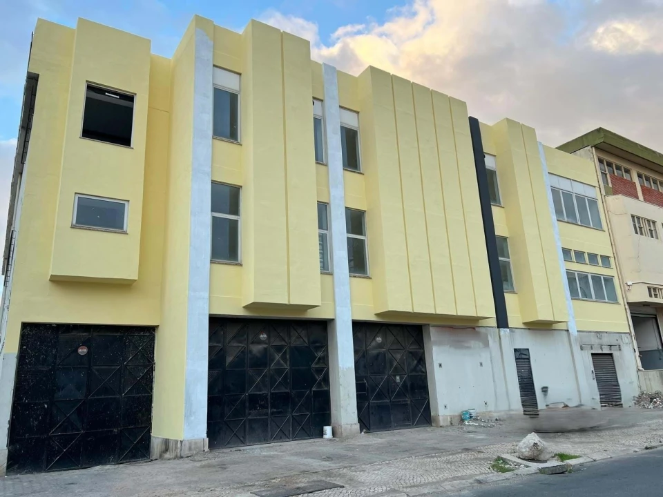 Armazém para Venda em Sacavém e Prior Velho Foto 1