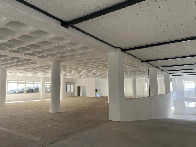 Armazém para Venda em Sacavém e Prior Velho Foto 12