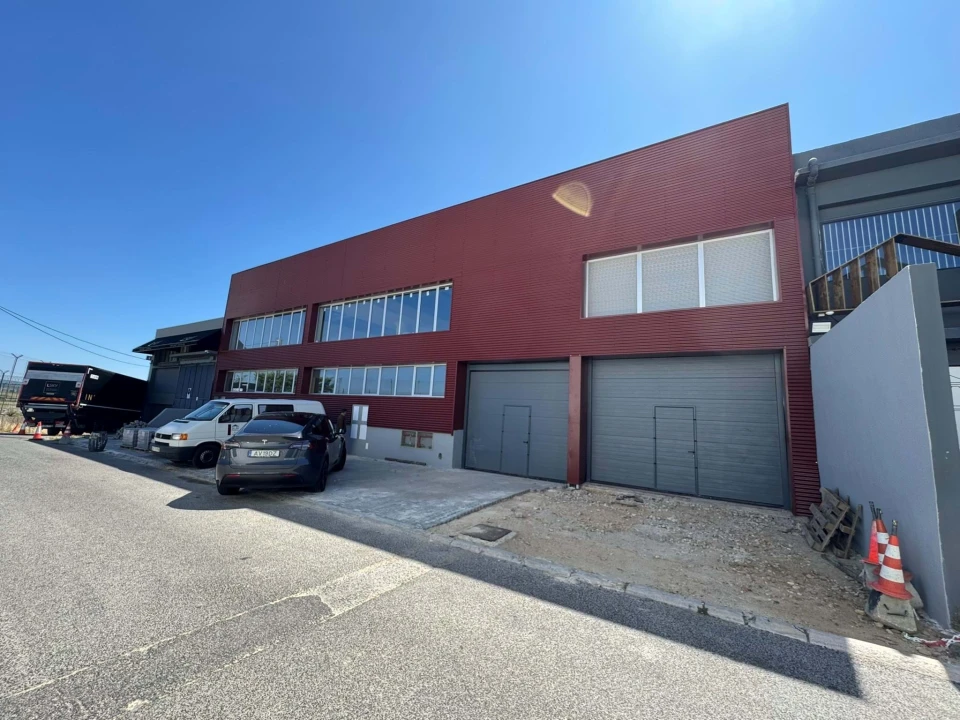 Armazém para Venda em Sacavém e Prior Velho Foto 1