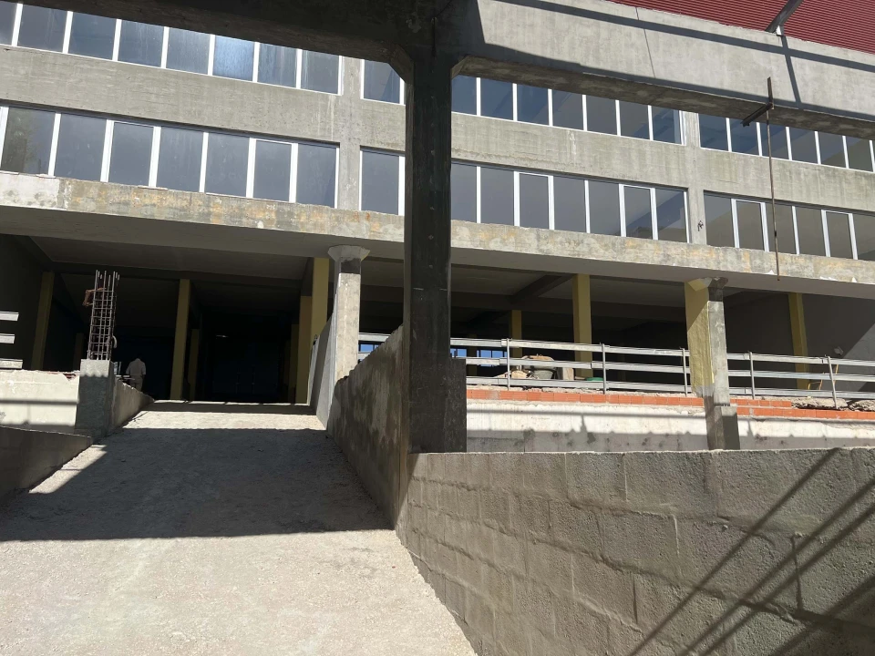 Armazém para Venda em Sacavém e Prior Velho Foto 17