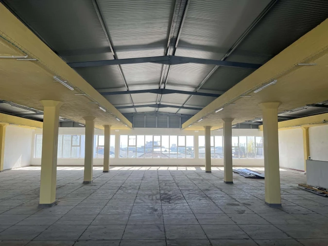 Armazém para Venda em Sacavém e Prior Velho Foto 11