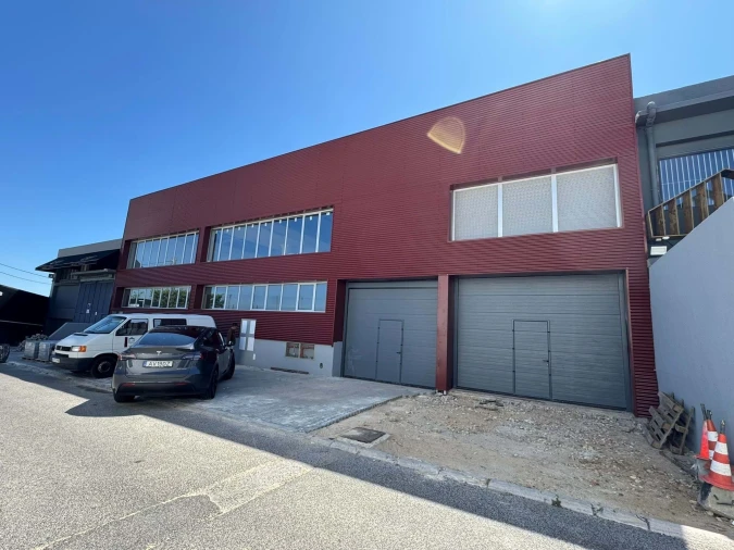 Armazém para Venda em Sacavém e Prior Velho Foto 2