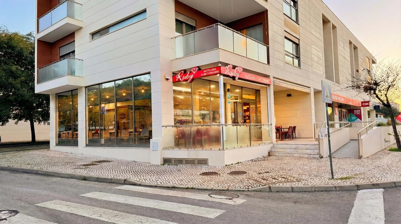 Negócio para Venda em Ferreiras Foto 1