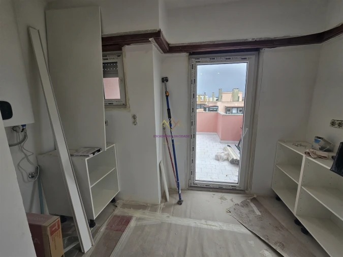 Apartamento T2 para Venda em Carcavelos e Parede Foto 13