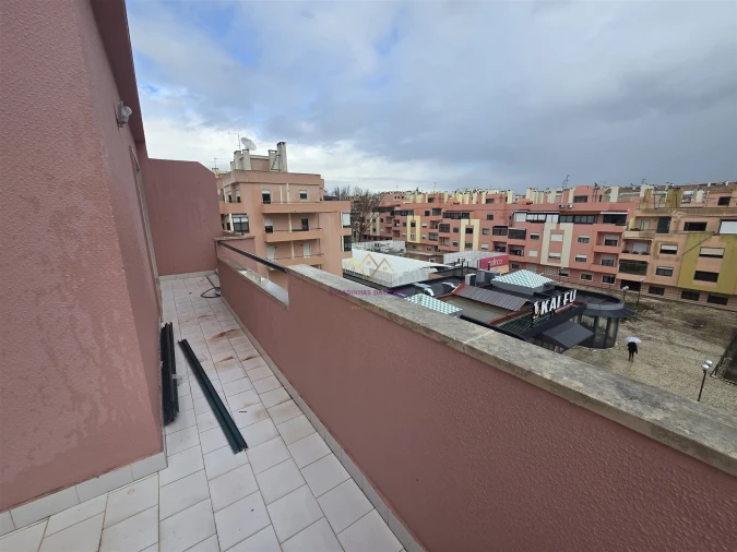 Apartamento T2 para Venda em Carcavelos e Parede Foto 11