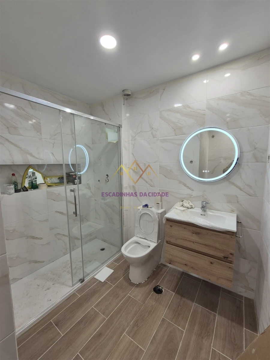 Apartamento T2 para Venda em Carcavelos e Parede Foto 20