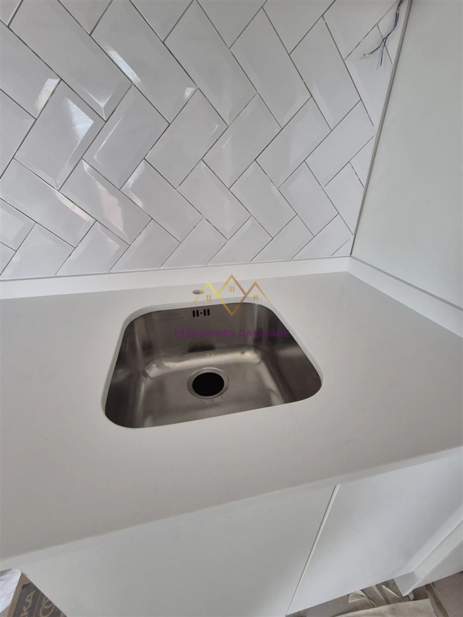 Apartamento T2 para Venda em Carcavelos e Parede Foto 25