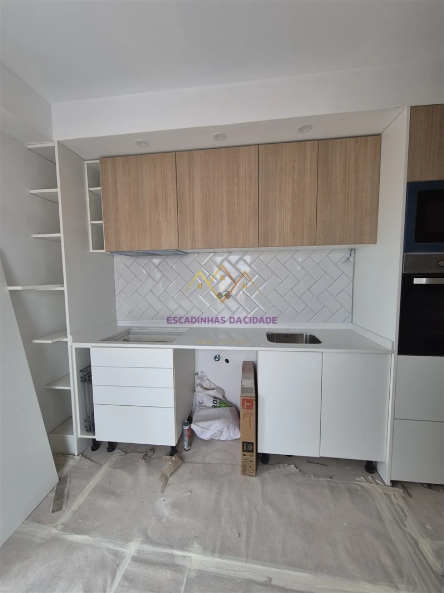 Apartamento T2 para Venda em Carcavelos e Parede Foto 4
