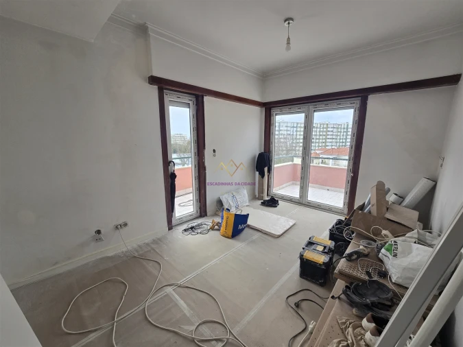 Apartamento T2 para Venda em Carcavelos e Parede Foto 18