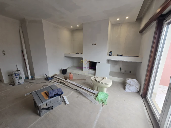 Apartamento T2 para Venda em Carcavelos e Parede Foto 7