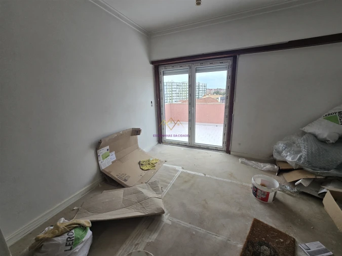 Apartamento T2 para Venda em Carcavelos e Parede Foto 14