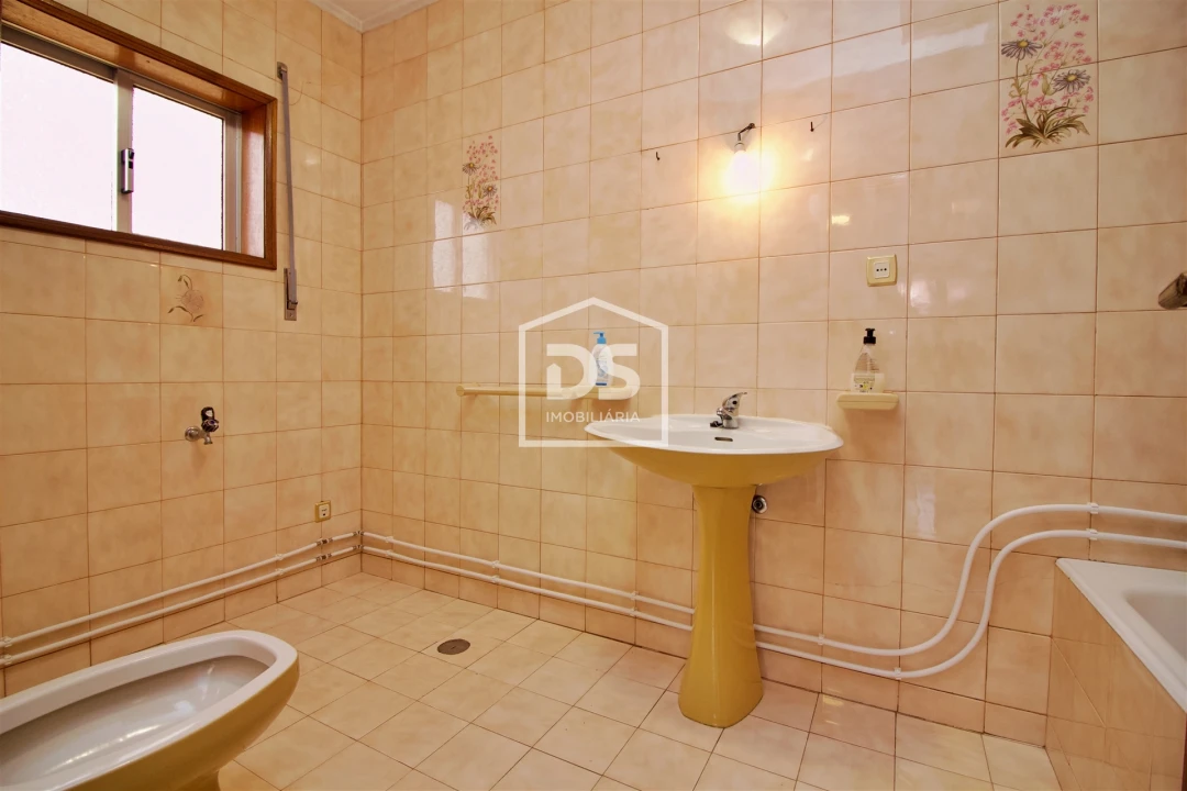 Moradia T3 para Venda em Caide de Rei Foto 25