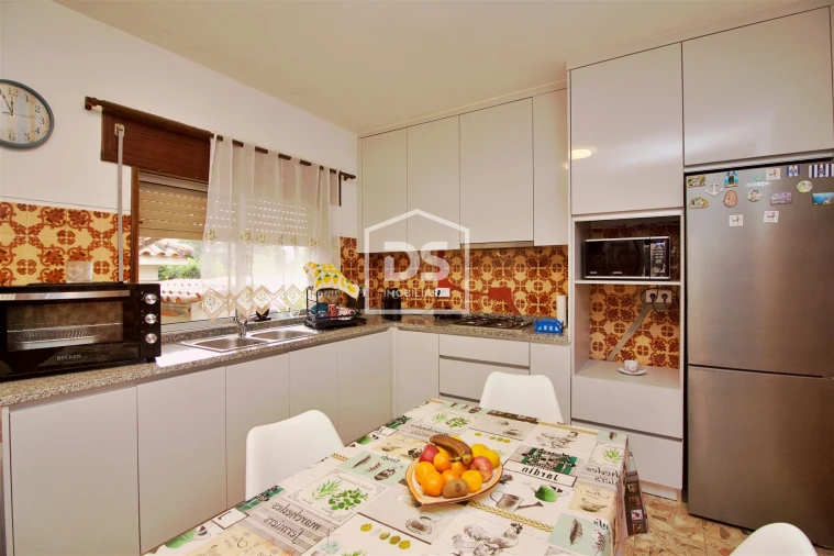 Moradia T3 para Venda em Caide de Rei Foto 13